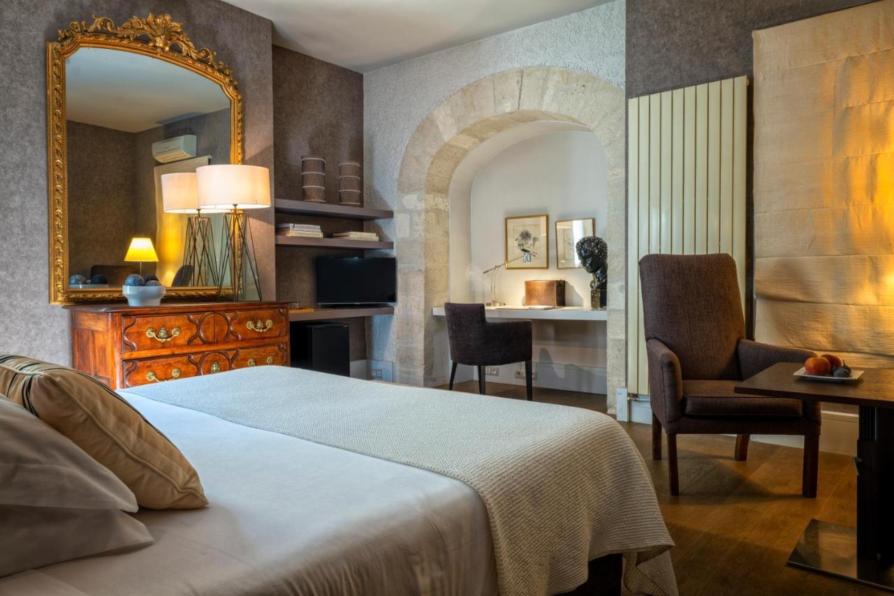 Le Prieure Hotel วิลเนิฟ-เลส์-อาวิญง ภายนอก รูปภาพ