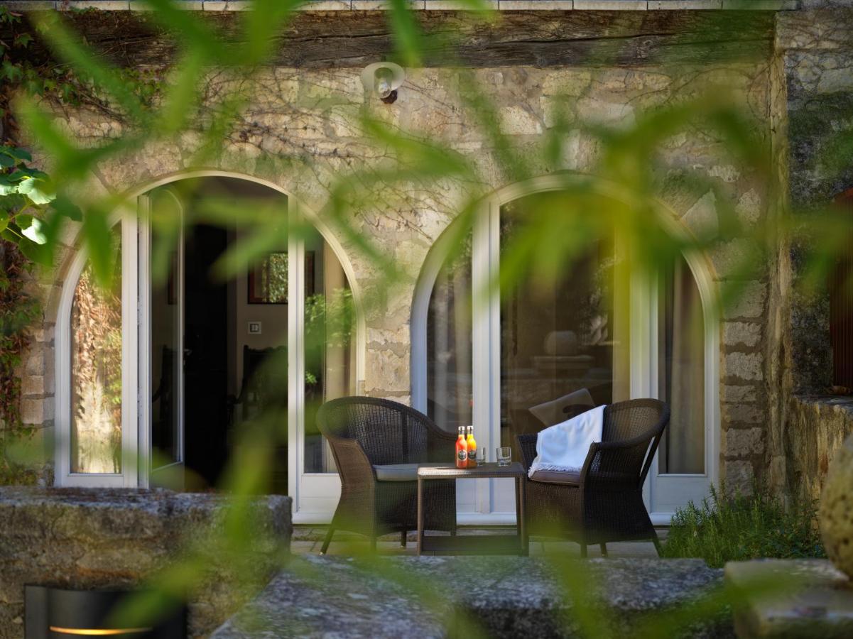 Le Prieure Hotel วิลเนิฟ-เลส์-อาวิญง ภายนอก รูปภาพ