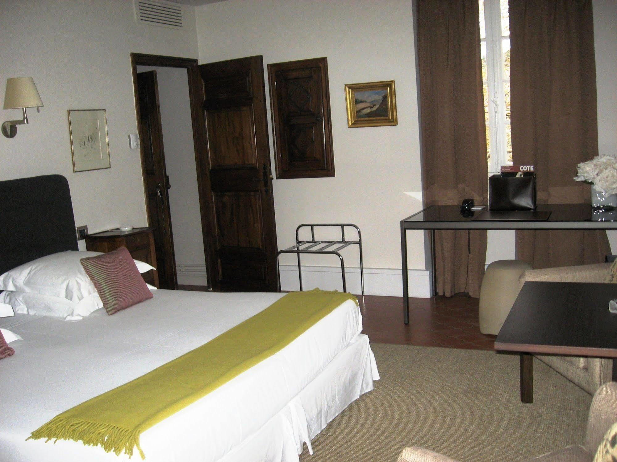 Le Prieure Hotel วิลเนิฟ-เลส์-อาวิญง ภายนอก รูปภาพ