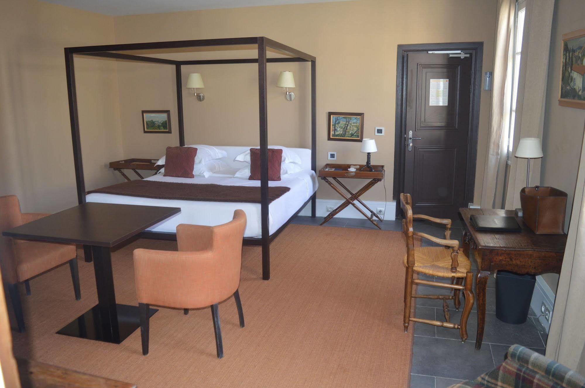 Le Prieure Hotel วิลเนิฟ-เลส์-อาวิญง ภายนอก รูปภาพ